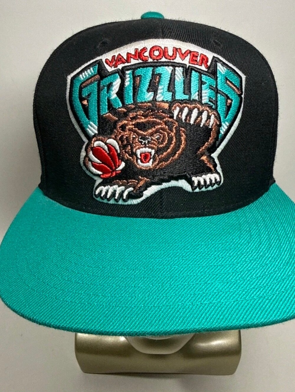 Mitchell & Ness Vancouver Grizzlies Black & Teal Snapback Hat